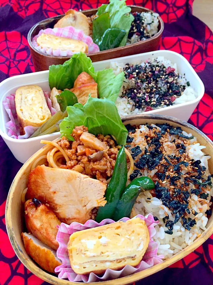 Snapdishの料理写真:5/7家族3人のお弁当|Mica Kobayashiさん