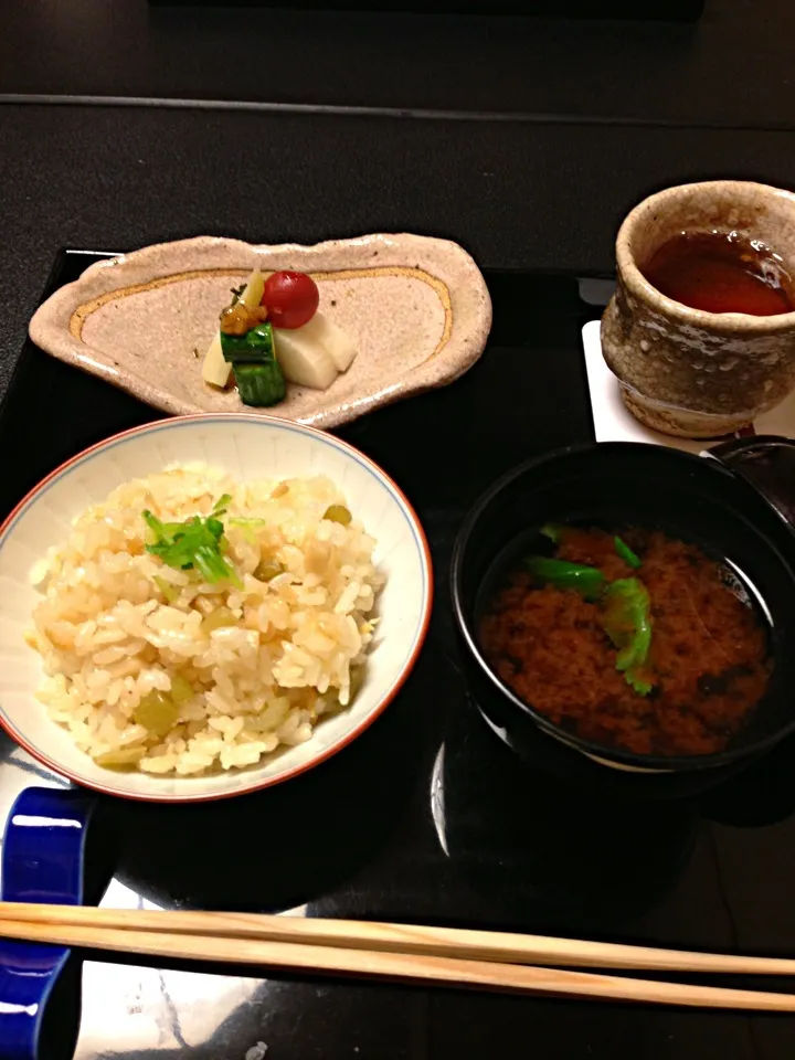 竹の子と蕗の炊き込み御飯 香の物 赤出汁|あきらさん