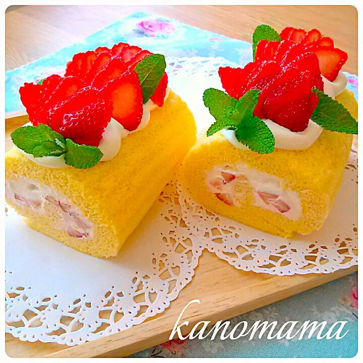 Snapdishの料理写真:ピロさんの🍓🍒苺とチェリーコンポートの米粉ロールケーキ  ロールケーキ祭り♪Rice flour roll cake strawberry and cherry compote|ゆきさん