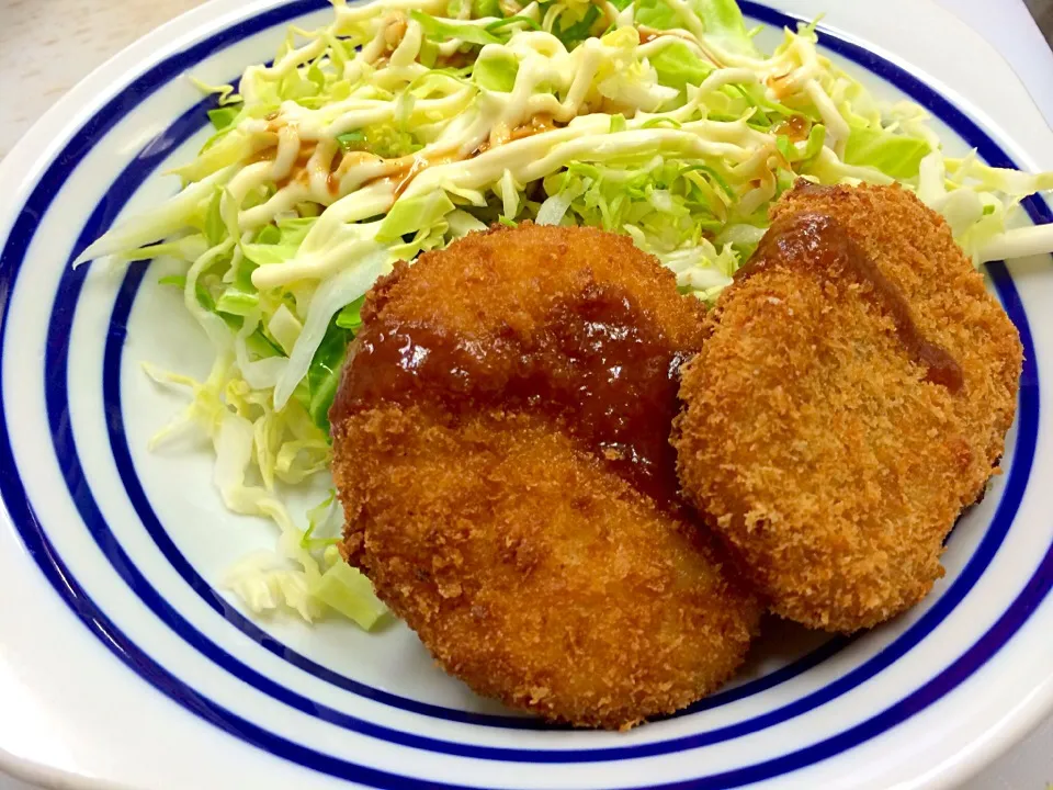 お昼の賄いコロッケ定食|さむらぽっちさん