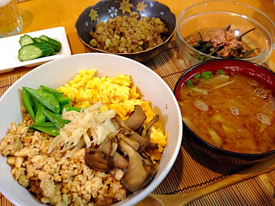 豆腐のそぼろ丼 主人と私の晩御飯|シンリーさん