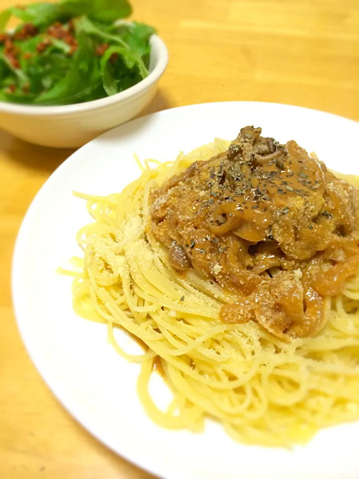 Snapdishの料理写真:チキンのデミソーススパとベビーリーフのサラダ|しおんさん