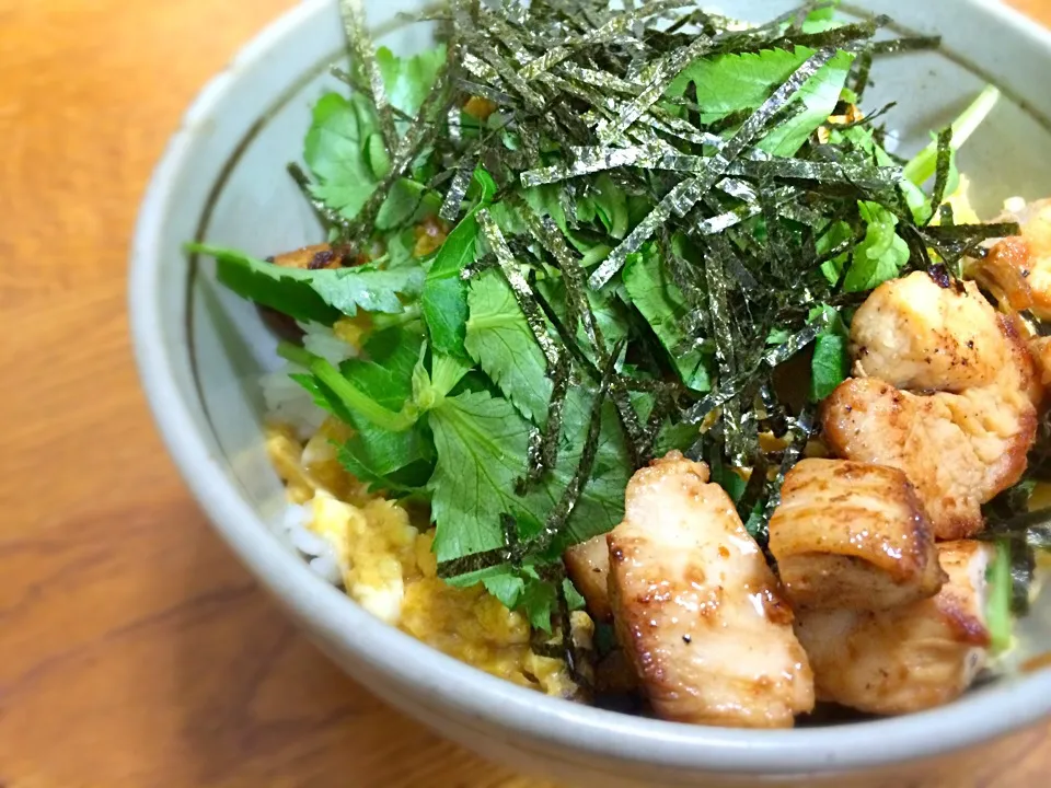 焼き鳥親子丼|はらぺこ嬢さん