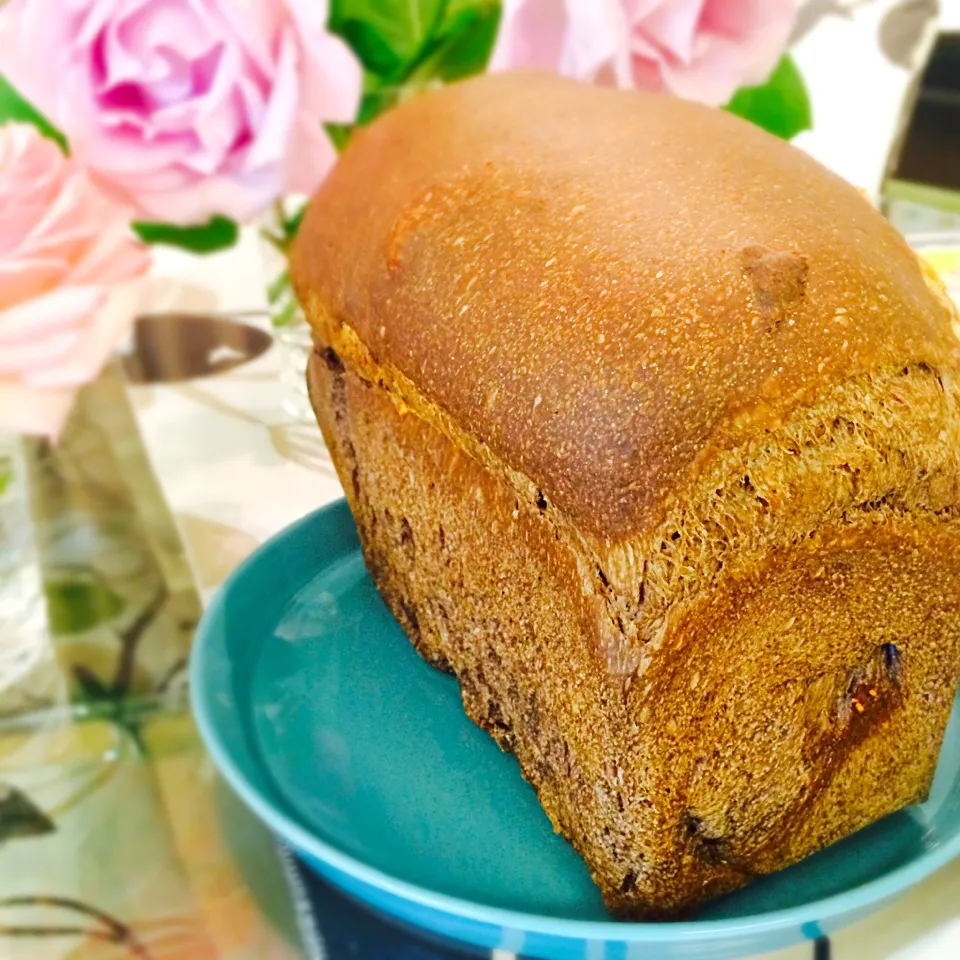 Snapdishの料理写真:クリームチーズとフランボワーズのチョコパン💕マンゴー酵母で。|ラパンマロンさん