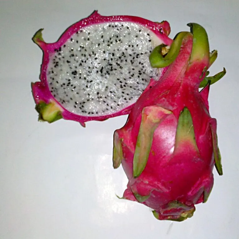 Snapdishの料理写真:Dragon fruit|my delish journeyさん