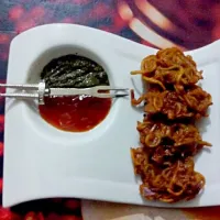 noodles fritters|Priyam Zuairiaさん