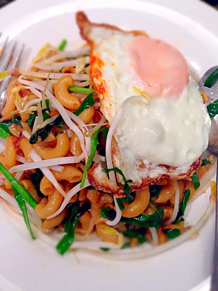 Snapdishの料理写真:Macaroni (Khmer Chinese Style)|Allissa Zhaoさん