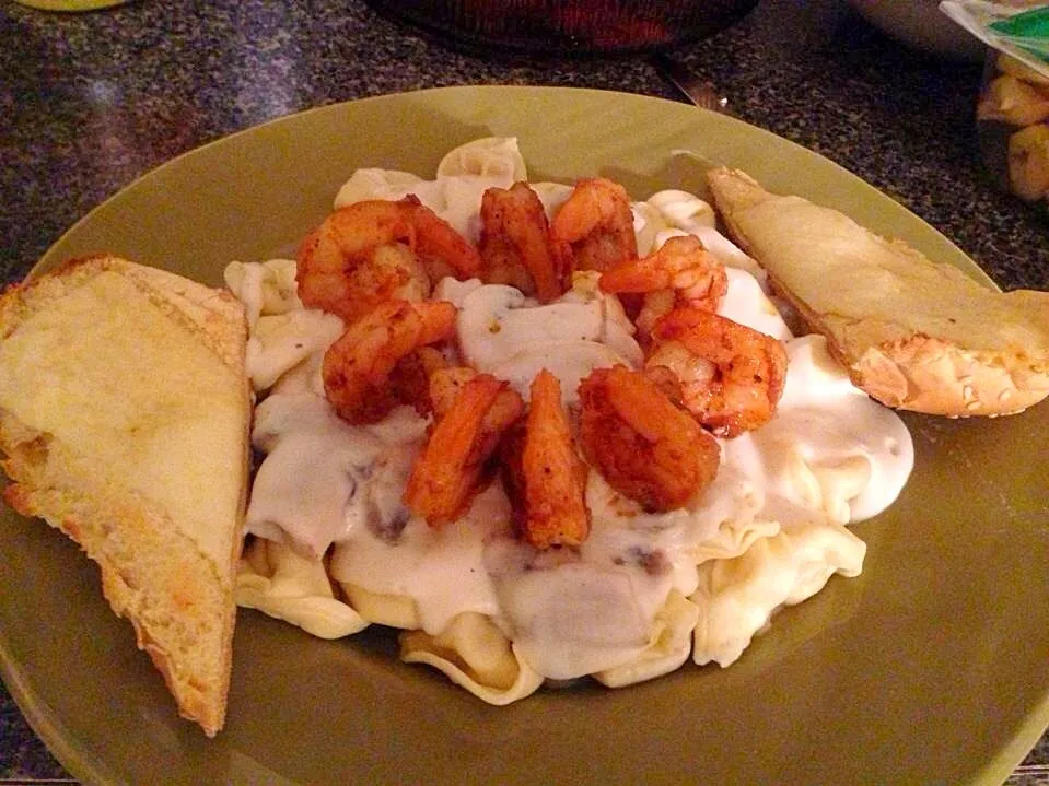 Tortellini Alfredo w/Cajun Shrimp|Chef Ampさん