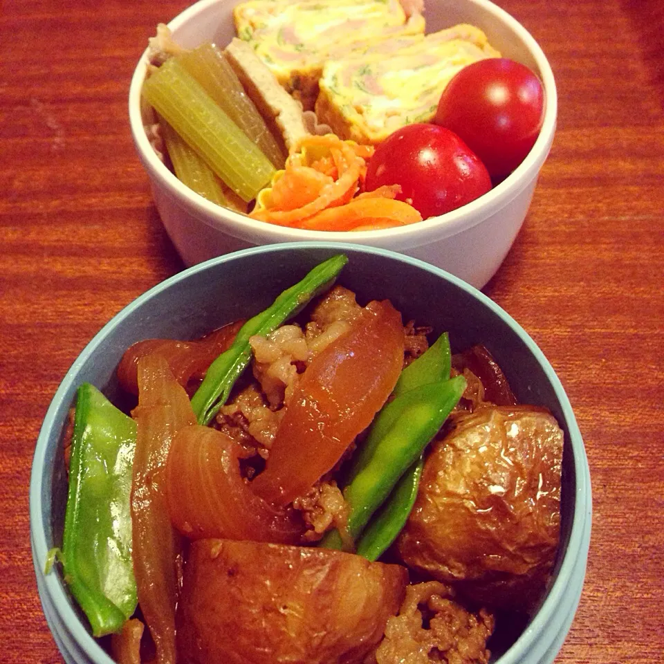 Snapdishの料理写真:5/8娘弁当  揚げ新ジャガで作った肉じゃが  ハムとパセリの卵焼き  ふきと油揚げの煮物  ミニトマト  人参のサラダ|yukiyamasakiさん