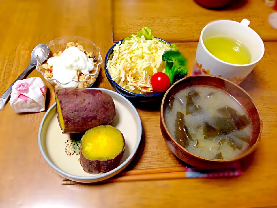 ふかし芋で、朝ごはん|くりちさん