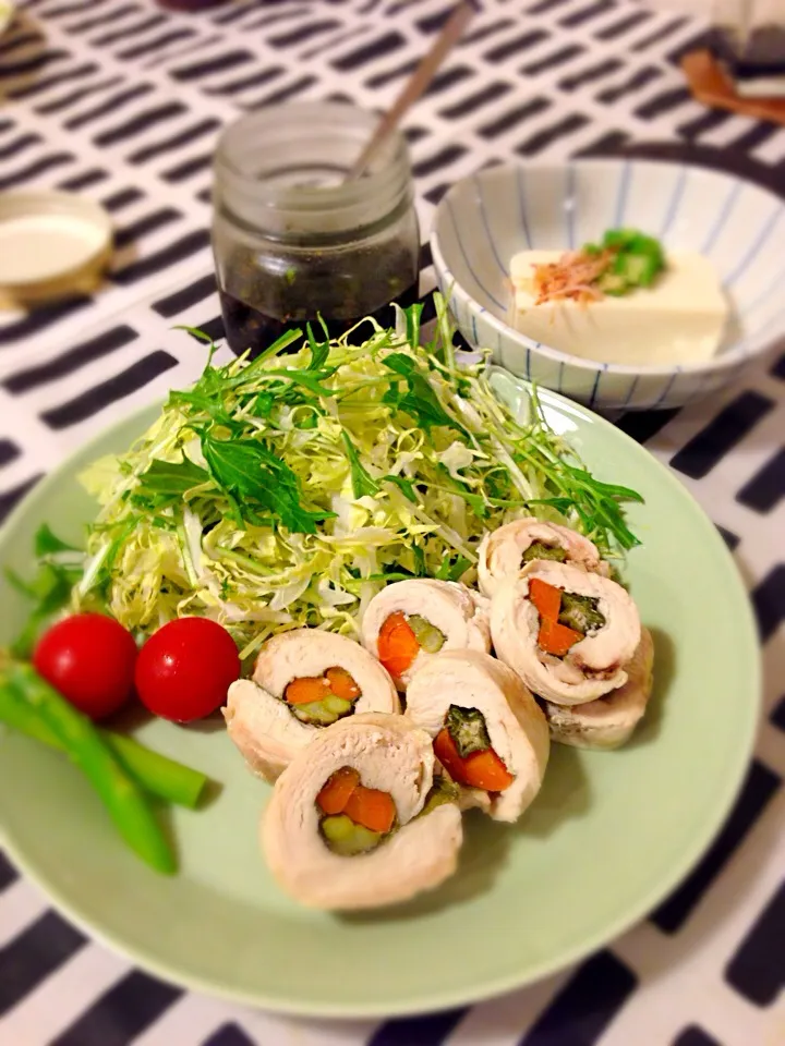 蒸し鶏❤️にんにくシソ醤油たれで🍀冷奴オクラのっけ|mochaさん