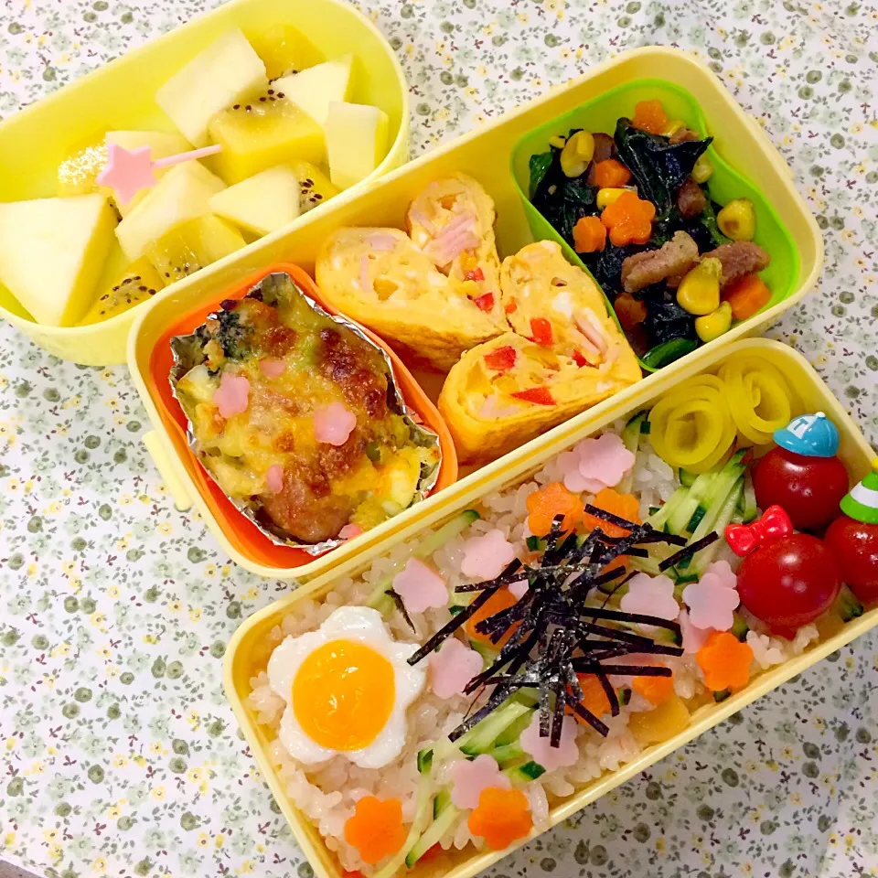 今日のお弁当 "花散らし弁当"|Kunicomさん