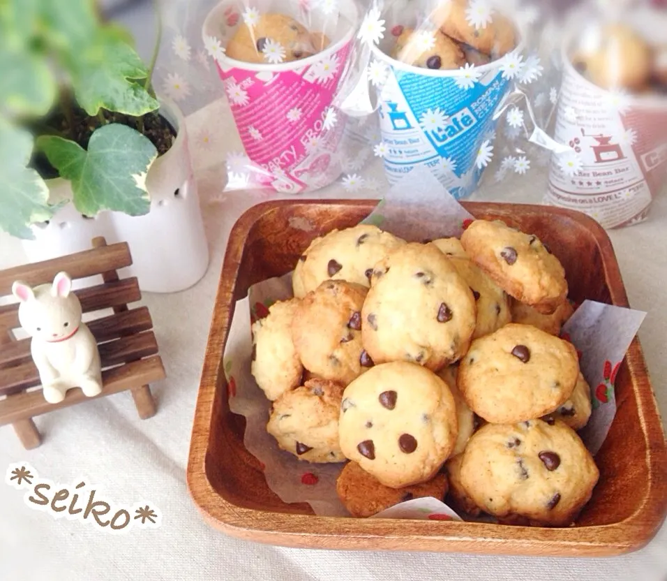 Snapdishの料理写真:今日のおやつ♡ 生クリーム入り チョコチップクッキー🍪|*seiko*さん