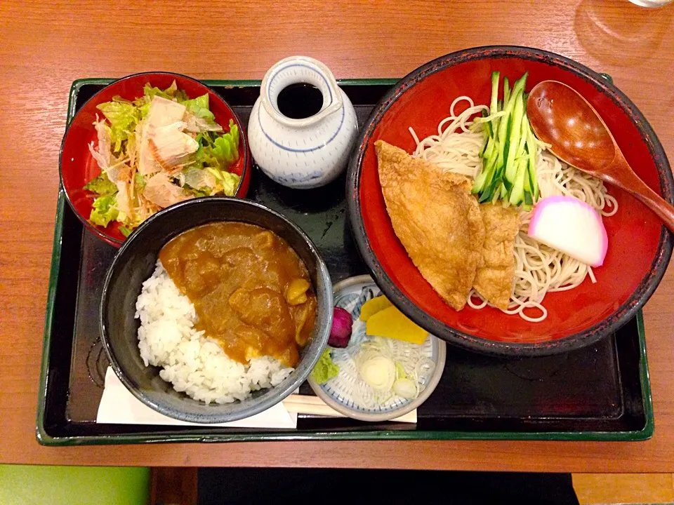 冷やしキツネとカレー丼❗️(サラダ付)|hamさん