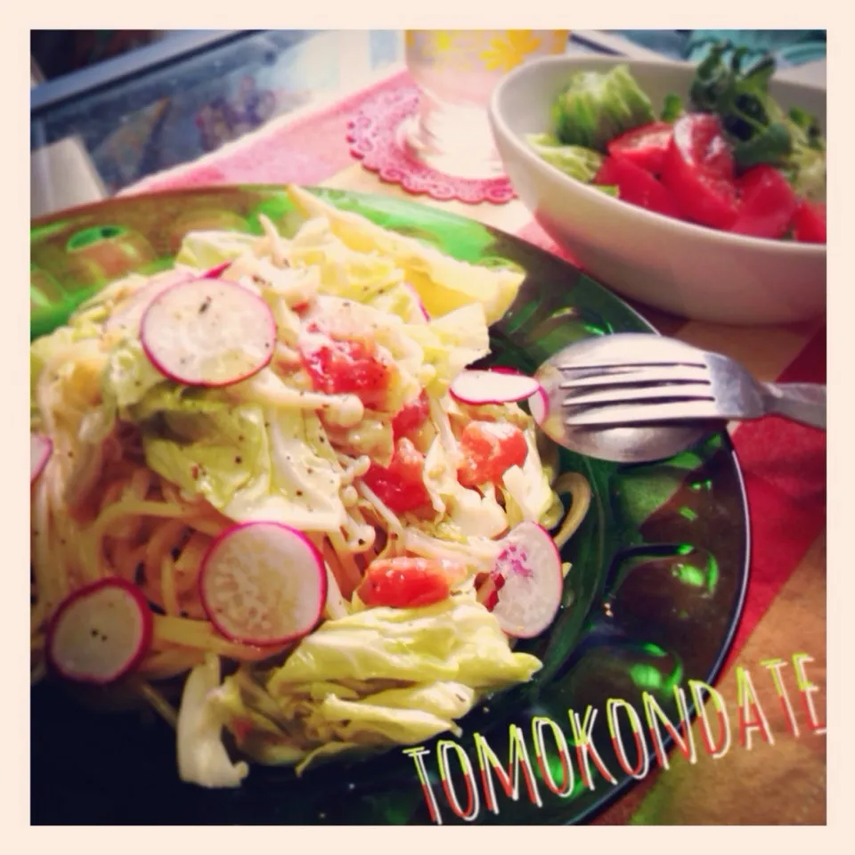 Snapdishの料理写真:今日のトモコンダテは春キャベツとトマトのハバネロチーズパスタ🍅🍴♡|🇯🇵ともこちゃん。さん