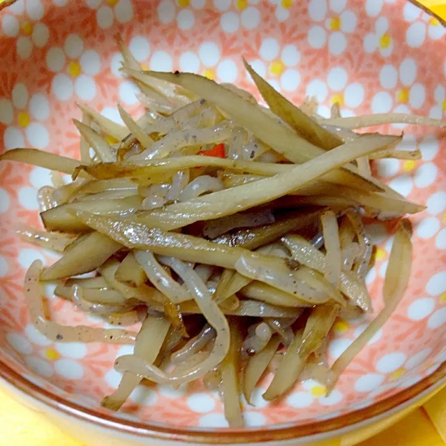 糸こんにゃくとごぼうの甘辛煮|舐め子さん