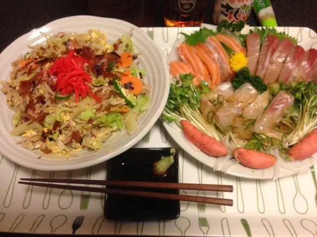 Snapdishの料理写真:鶏挽肉の野菜炒め、サーモンと鰤のお刺身、鯛のカルパッチョ、焼きたらこ！ ৎ꒰ ¯ิ̑﹃ ¯ิ̑๑꒱ુ ୭✨|サソリさん