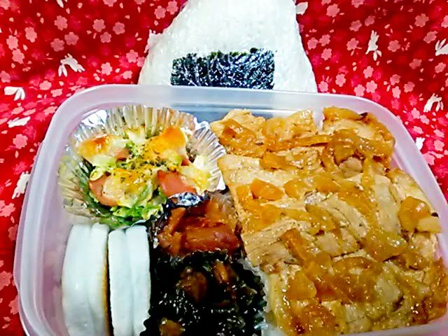 生姜焼き弁当
卵塩昆布おにぎり󾥡|猫田さん