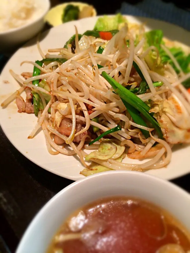 Snapdishの料理写真:肉野菜炒め定食|matsu_hiroxxxさん