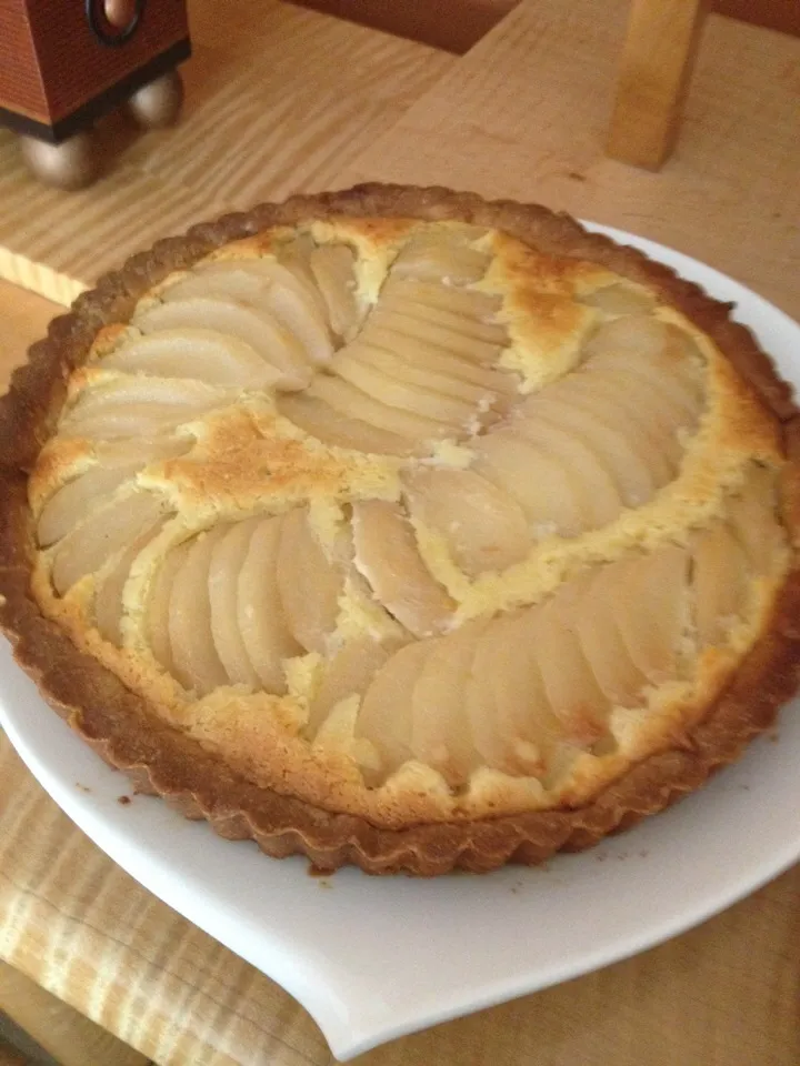 Pear Almond Tart|Christine pavelkaさん