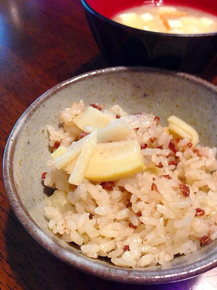 赤米いり筍ご飯とお豆腐のお味噌汁|さくたえさん