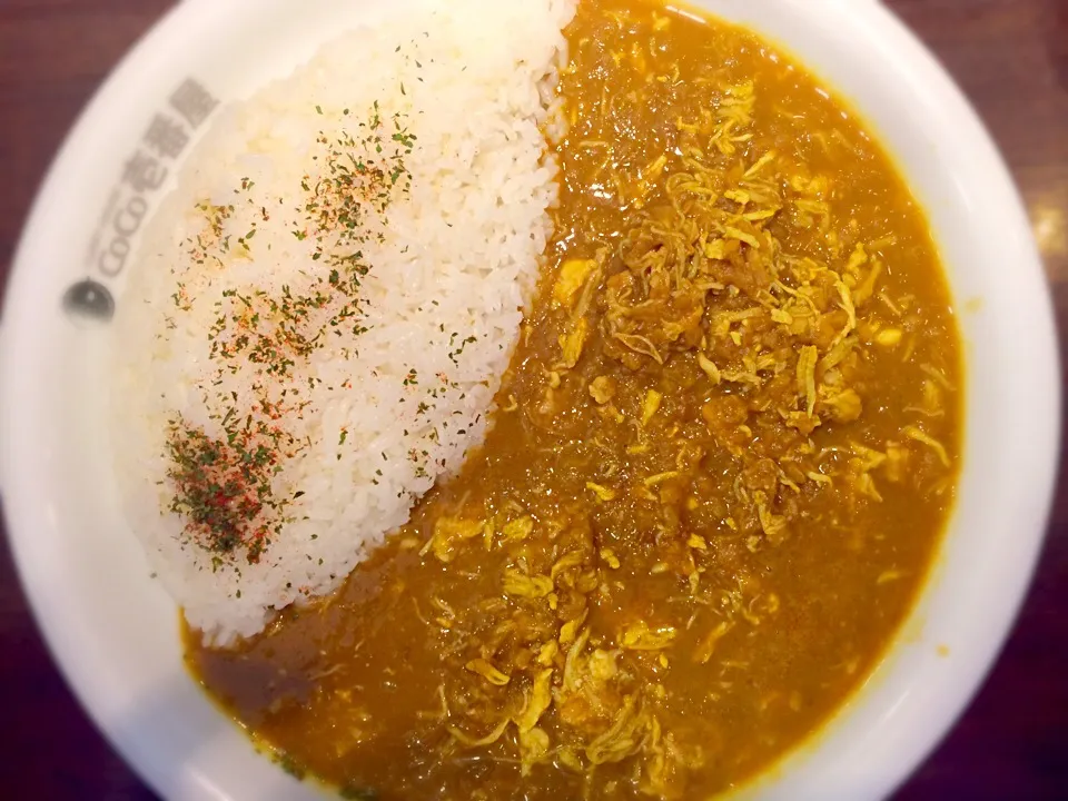 Snapdishの料理写真:【本日のランチ】
CoCo壱番屋の印度カレー・チキン。
いつもの家カレー的なココイチの味ではなくインド料理屋のカレーにベクトルを振ったちょっぴり本格派。そこそこスパイシーでこれはこれで美味い。|JTKさん