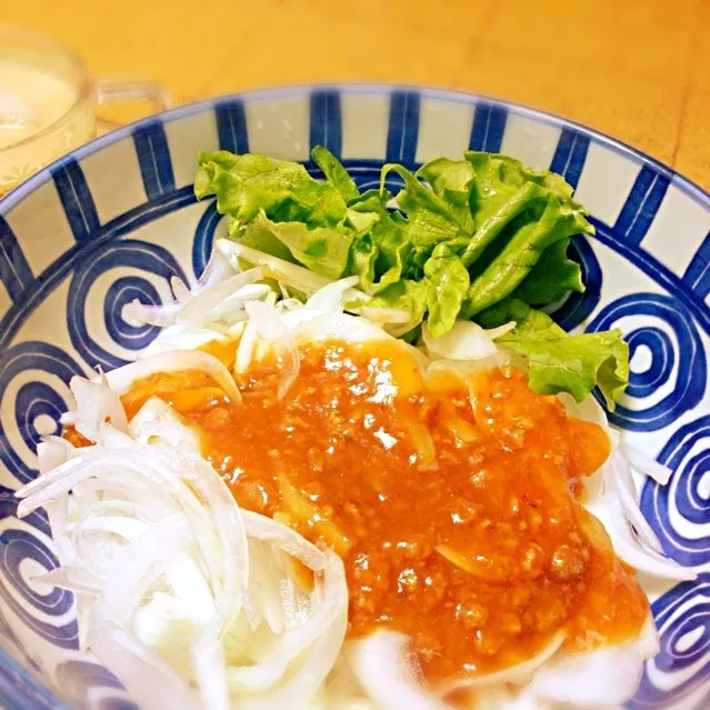 Snapdishの料理写真:今日の残り物おひとりランチは…適当ジャージャーうどん‼|ナナオさん