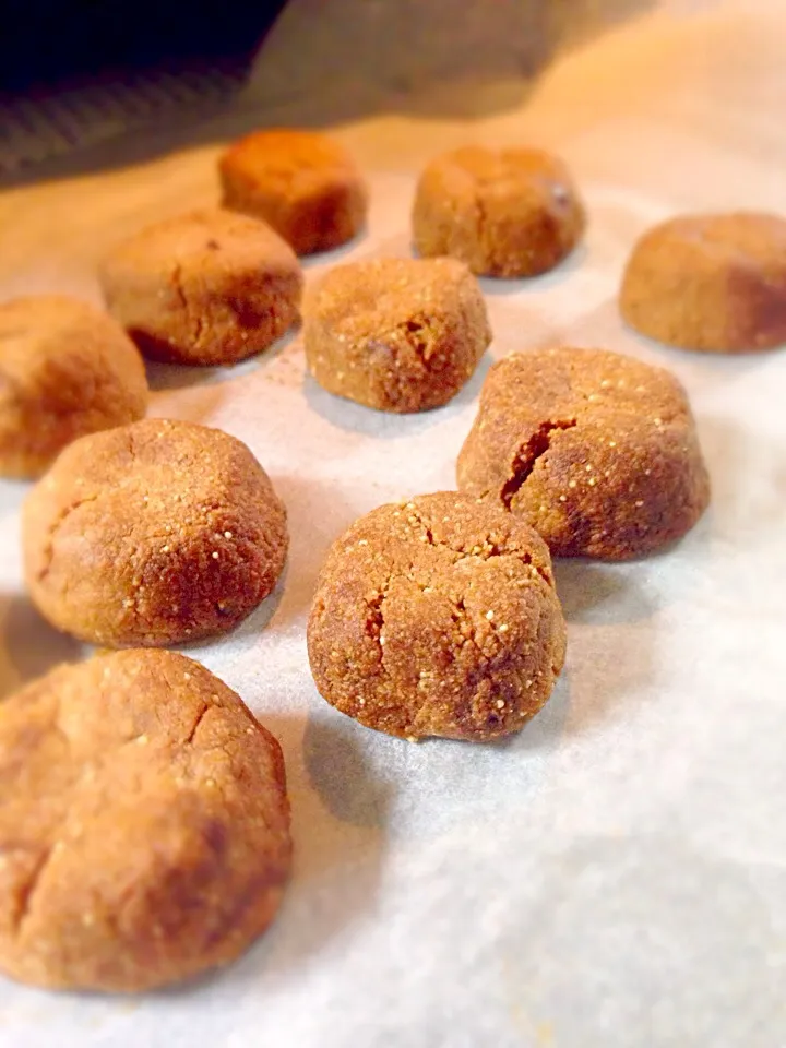 Cinnamon poppy seeds cookies: gluten-free, dairy-free, sugar-free vegan cookies :)|Tanuさん