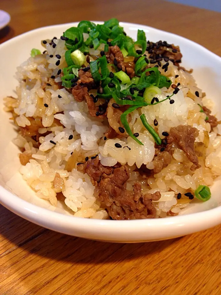 Snapdishの料理写真:さくちんさんの料理 牛肉とゴボウの混ぜご飯プレート|まつださんさん