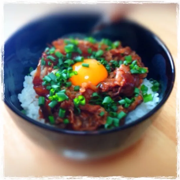 Snapdishの料理写真:牛すき焼き丼みたいな感じのお昼ご飯。|Ryoko Takeuchiさん