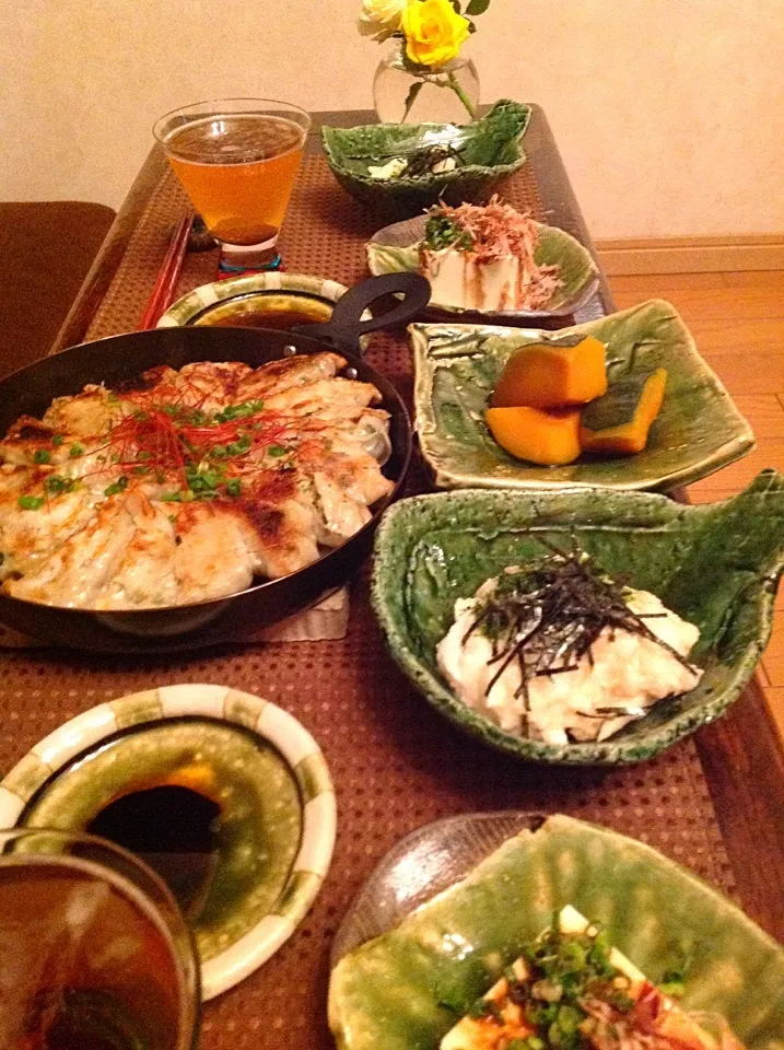 金曜日のディナー  餃子  冷奴  山芋のたたき  かぼちゃの煮物|izunさん