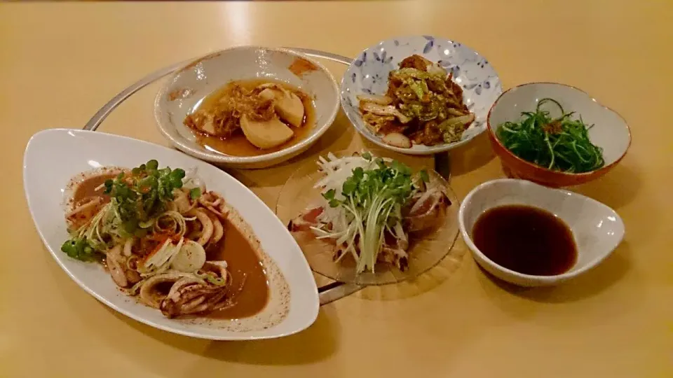 イカの肝焼き。鰹のたたき。筍の土佐煮。鳥皮と野菜炒め。おかひじきのおひたし。|Hiroko Kurashigeさん