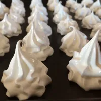 Snapdishの料理写真:Meringues|Mimi la gourmandeさん