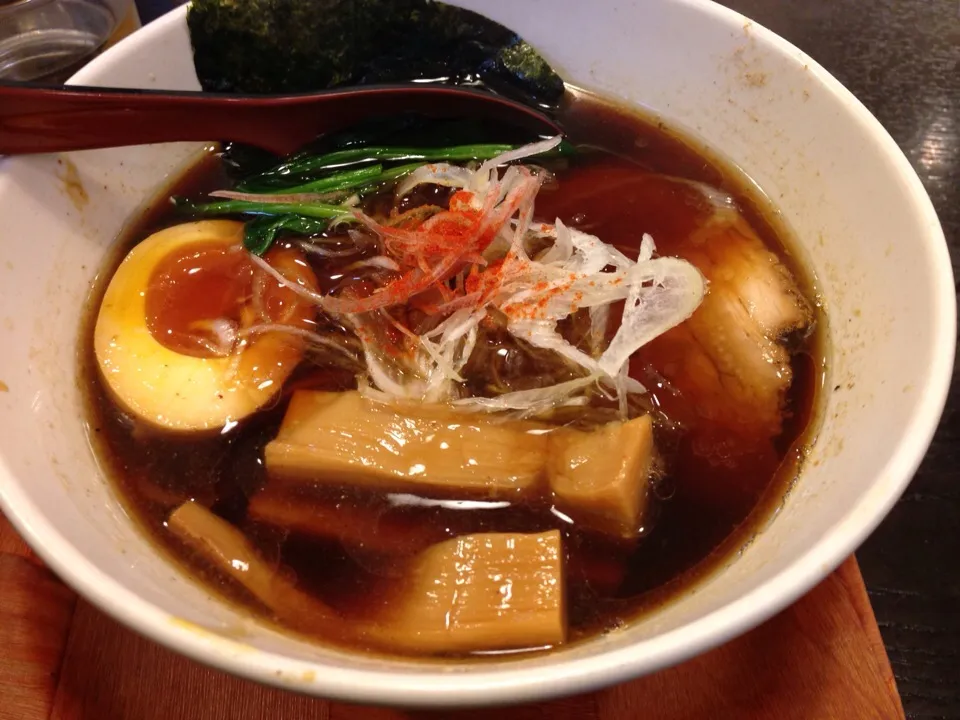 燕ブラック黒醤油ラーメン|まさとさん