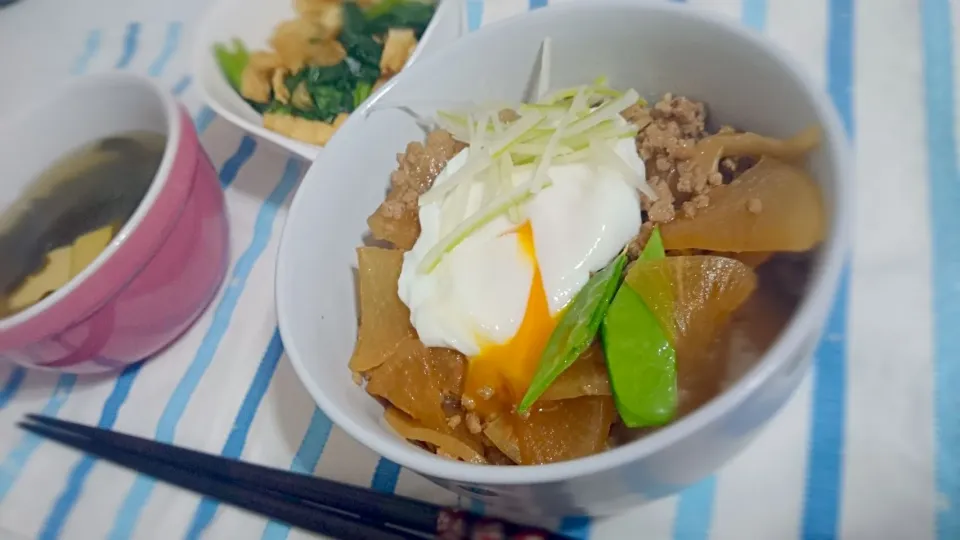 そぼろ大根の温玉丼|千春さん