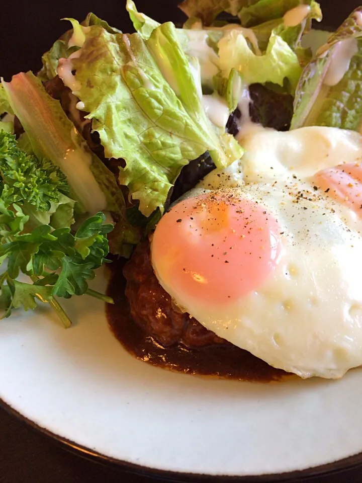 ハンバーグに目玉焼き|ユーリーさん