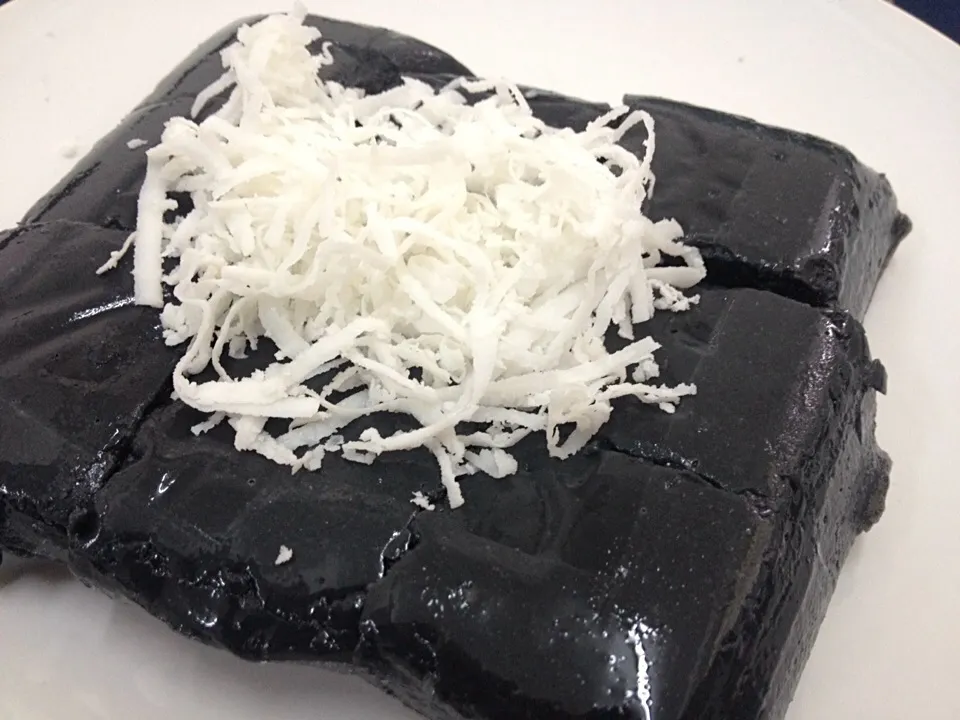 Thai black coconut sweet pudding.|hayyanaさん