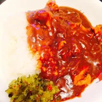 Snapdishの料理写真:手抜きチキンカレー|Hanamichiさん