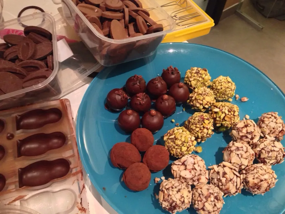 Assorted truffles!|Lauraさん