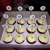 Made Red Velvet Cupcakes by myself for my Mom. Happy Mother's Day!|Mariaさん