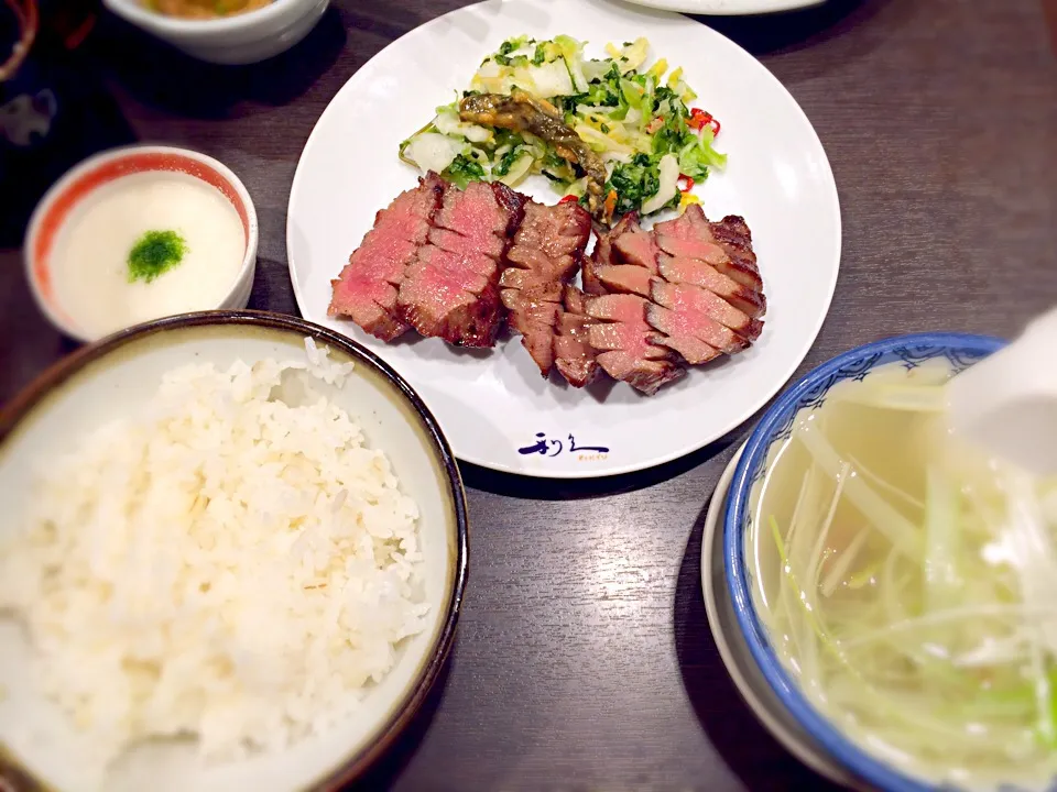 極牛タン定食|長岡 亜樹さん