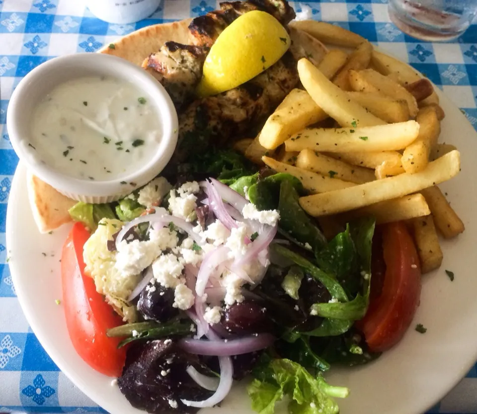 Chicken Souvlaki with fries and Greek Salad from George's Greek Cafe|sooprcoolchicaさん