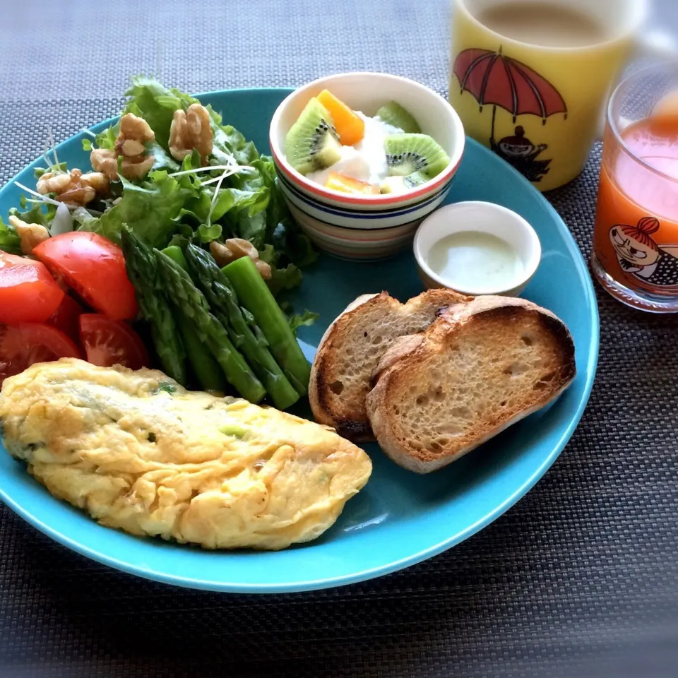 ビタミン菜のオムレツで朝ごはん|ぺんぎんさん