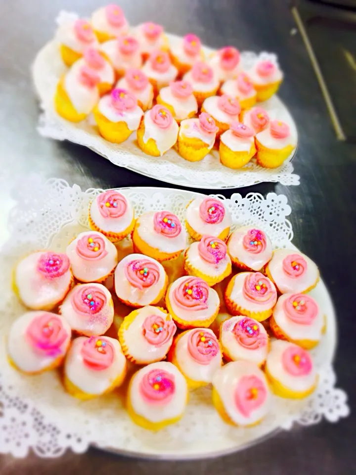 Mother's Day cup cakes|kazuko Tsujiさん