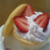 イチゴのカップケーキ|ラヴィさん