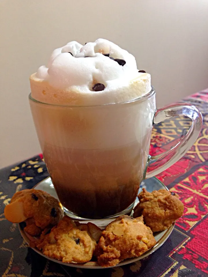 Almost famous Amos hazelnut cookies with cappucino|Mummy Masayuさん