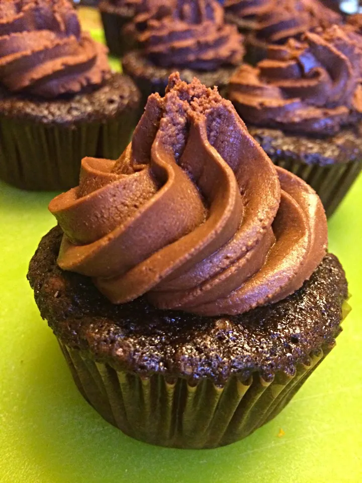 Vegan double chocolate cupcakes|kristie ramosさん