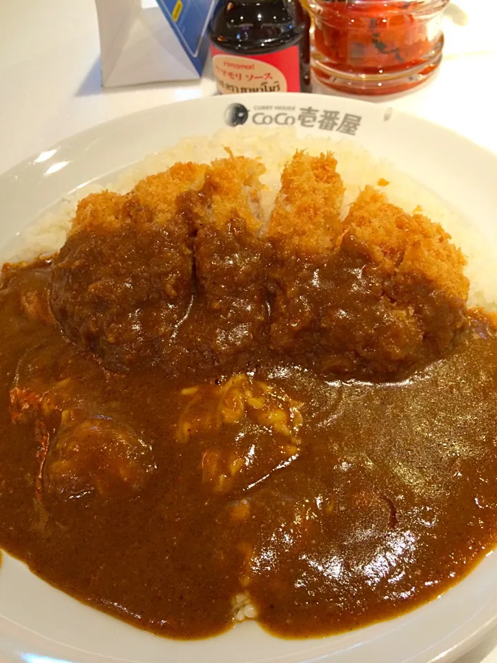 Snapdishの料理写真:ロースカツカレー with チーズ|miaco_macさん