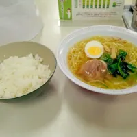 味玉塩らーめん。ライスでした＼(^o^)／|なおきさん