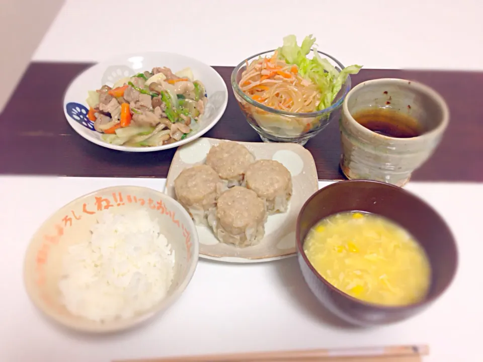 ご飯、卵スープ、八宝菜、春雨サラダ、551の焼売|ちびいさん